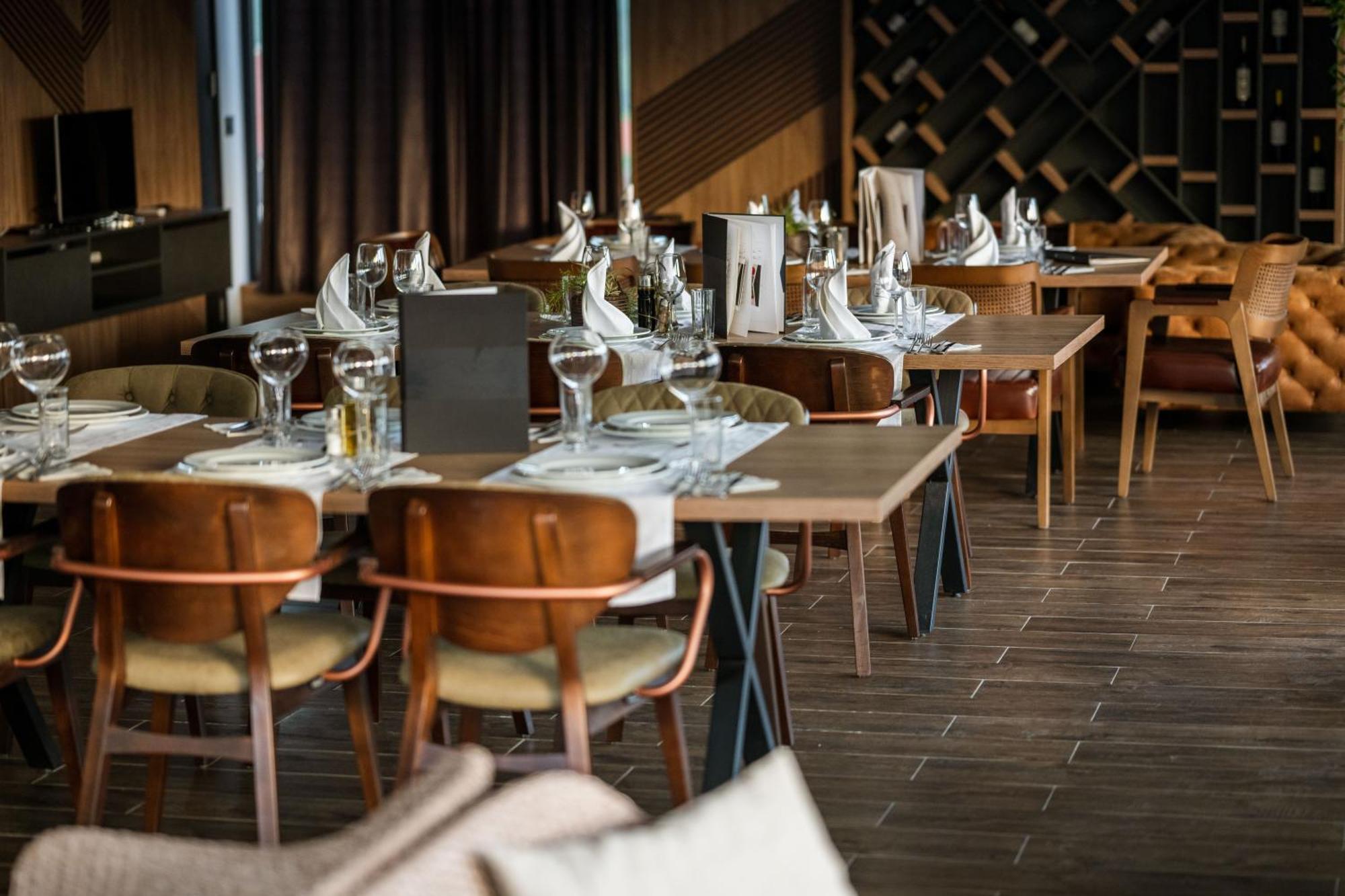 Hotel & Restaurant Ponte Bianco Враня Екстериор снимка