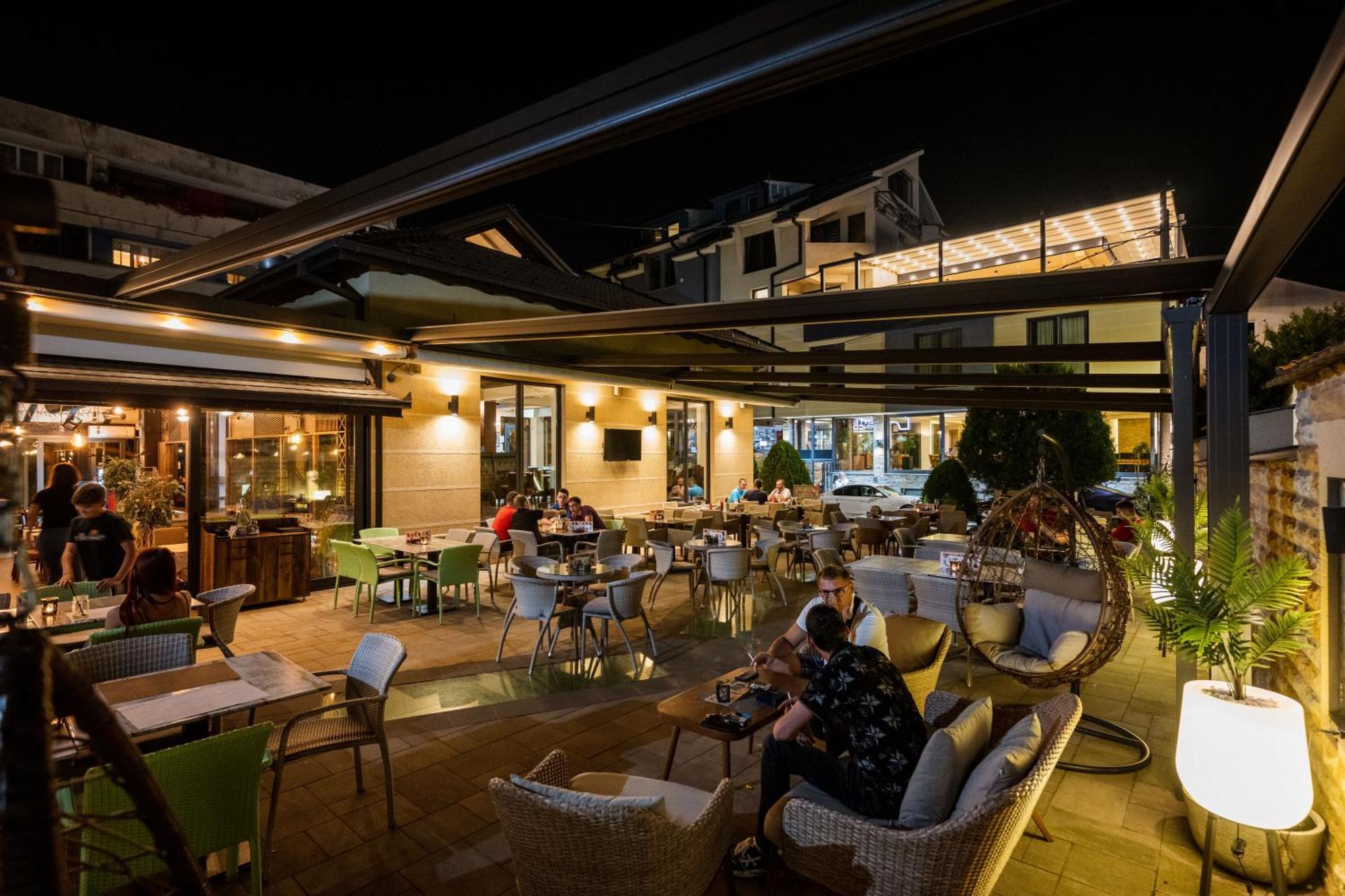 Hotel & Restaurant Ponte Bianco Враня Екстериор снимка